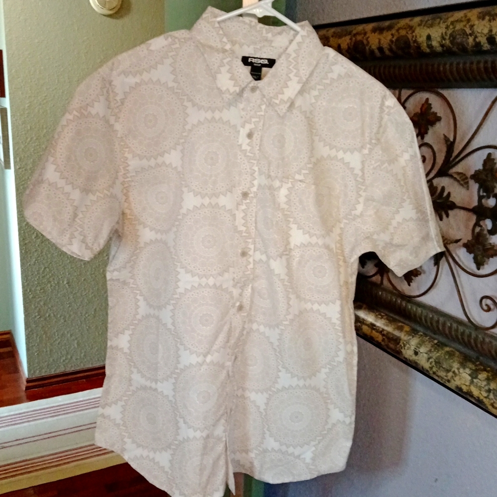 NWT & NIB RSQ Mens Tan Medallion Print Button Shirt Sz M💚